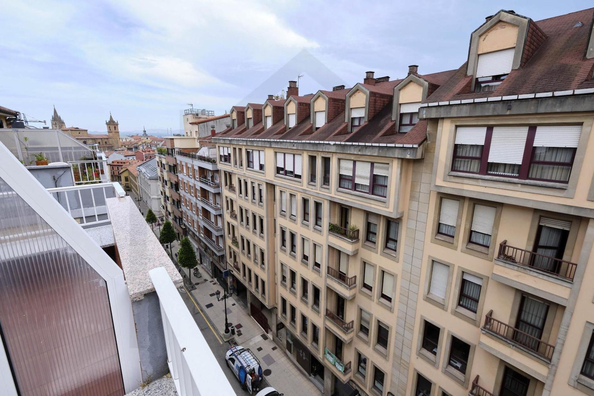 Atico Quintana I - Con Terraza, Vistas A La Ciudad, En El Centro, Con Wifi Y Garaje Apartment Oviedo Ngoại thất bức ảnh