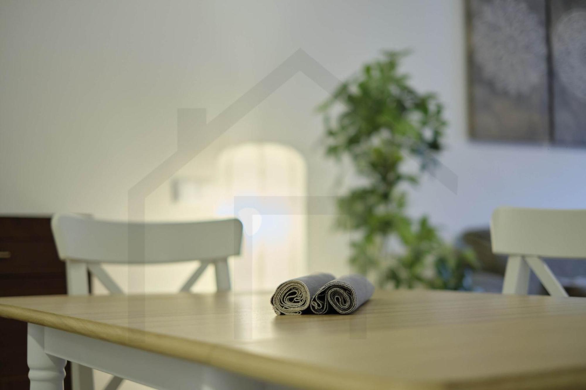 Atico Quintana I - Con Terraza, Vistas A La Ciudad, En El Centro, Con Wifi Y Garaje Apartment Oviedo Ngoại thất bức ảnh