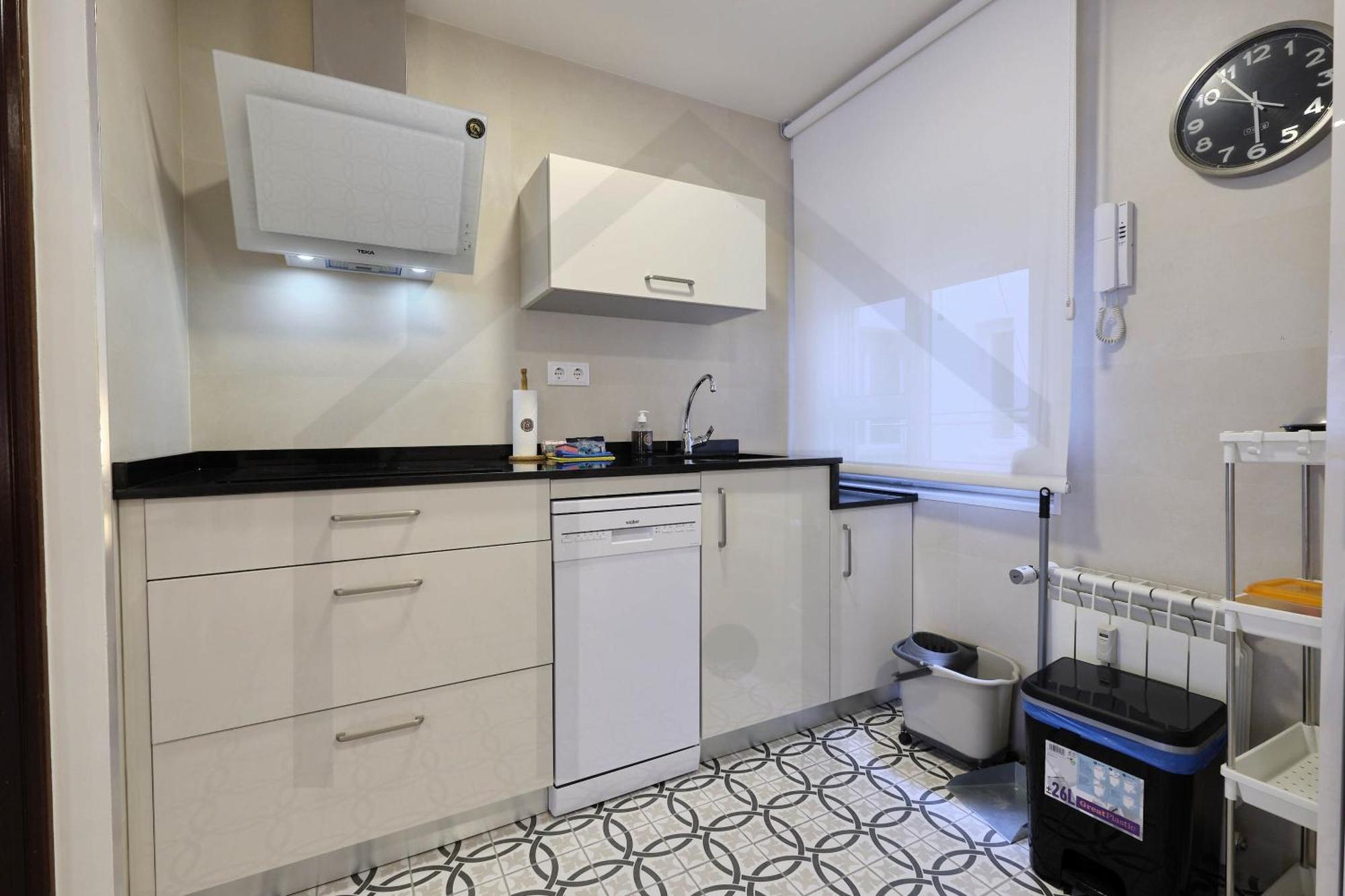 Atico Quintana I - Con Terraza, Vistas A La Ciudad, En El Centro, Con Wifi Y Garaje Apartment Oviedo Ngoại thất bức ảnh