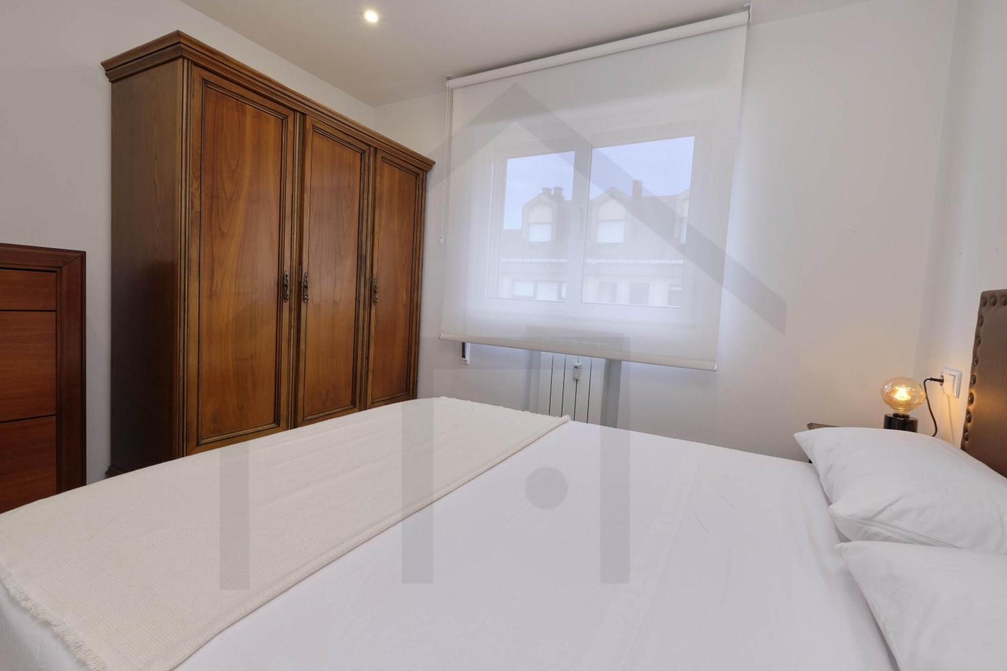 Atico Quintana I - Con Terraza, Vistas A La Ciudad, En El Centro, Con Wifi Y Garaje Apartment Oviedo Ngoại thất bức ảnh