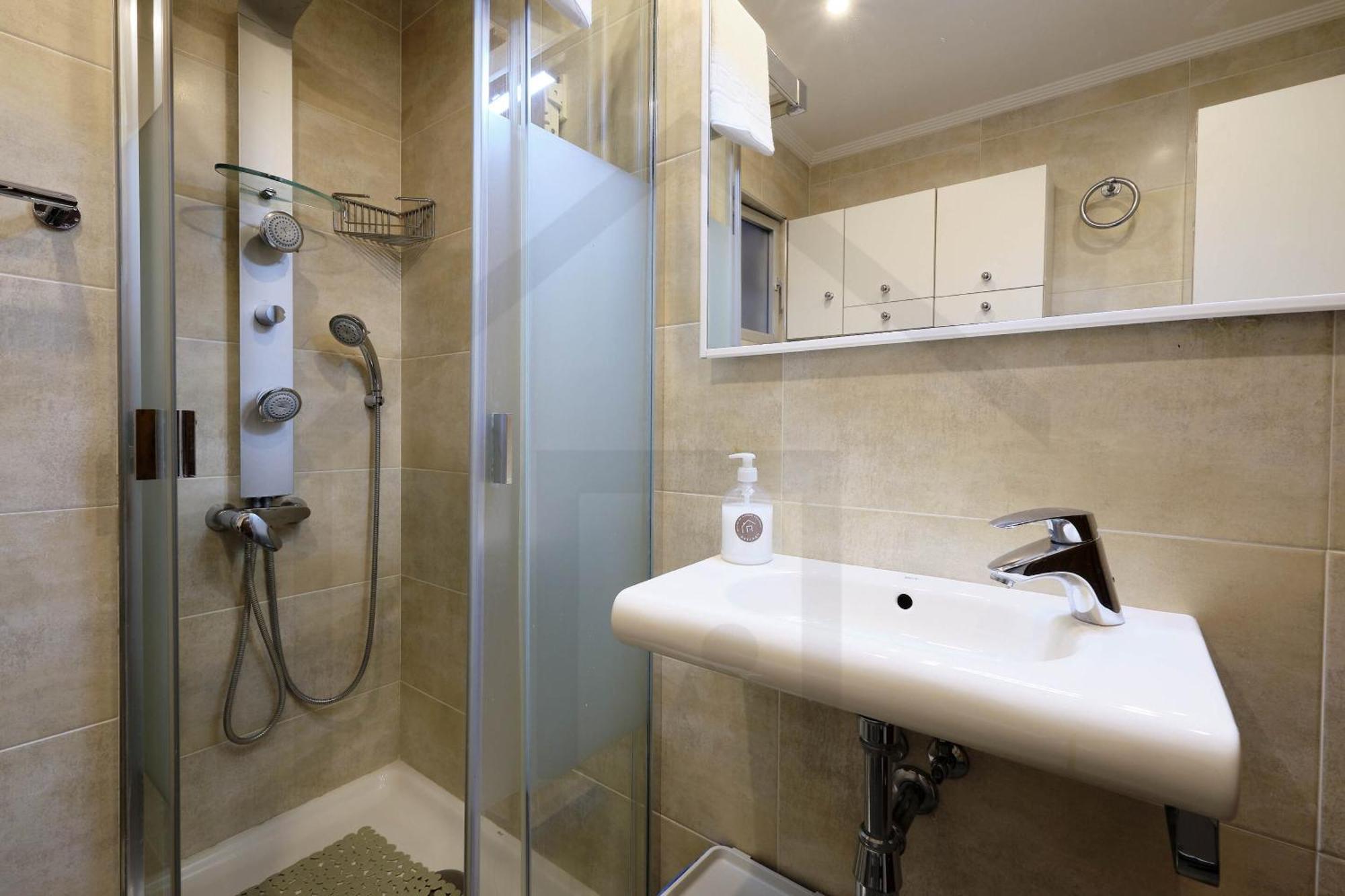 Atico Quintana I - Con Terraza, Vistas A La Ciudad, En El Centro, Con Wifi Y Garaje Apartment Oviedo Ngoại thất bức ảnh