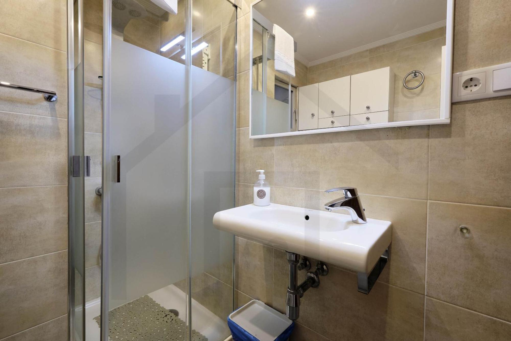 Atico Quintana I - Con Terraza, Vistas A La Ciudad, En El Centro, Con Wifi Y Garaje Apartment Oviedo Ngoại thất bức ảnh